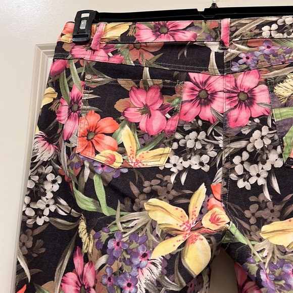 Designers ladies pants - Picture 6 of 8